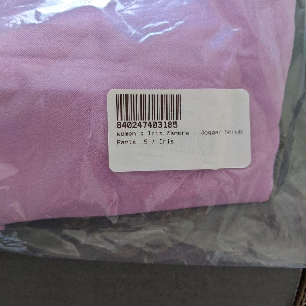 BNWT Figs Iris Dusk Catarina Top Zamora Joggers Scrubs Set Sz Small - Picture 4 of 5
